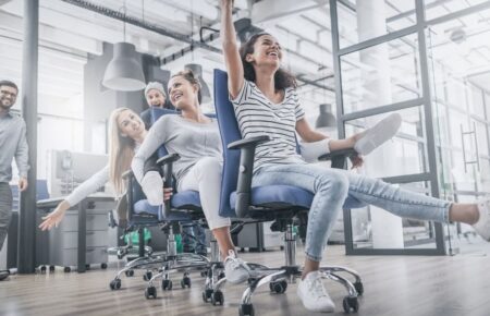 Міжнародний день веселощів на роботі