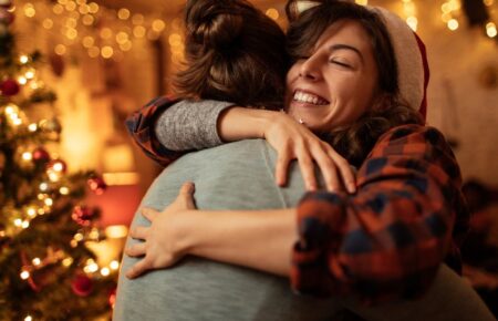 День обіймів (National Cuddle Up Day) відзначають 6 січня.