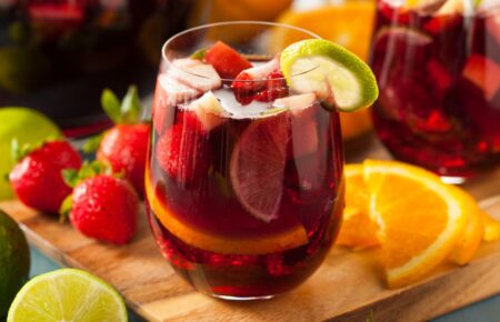 День сангрії (National Sangria Day)