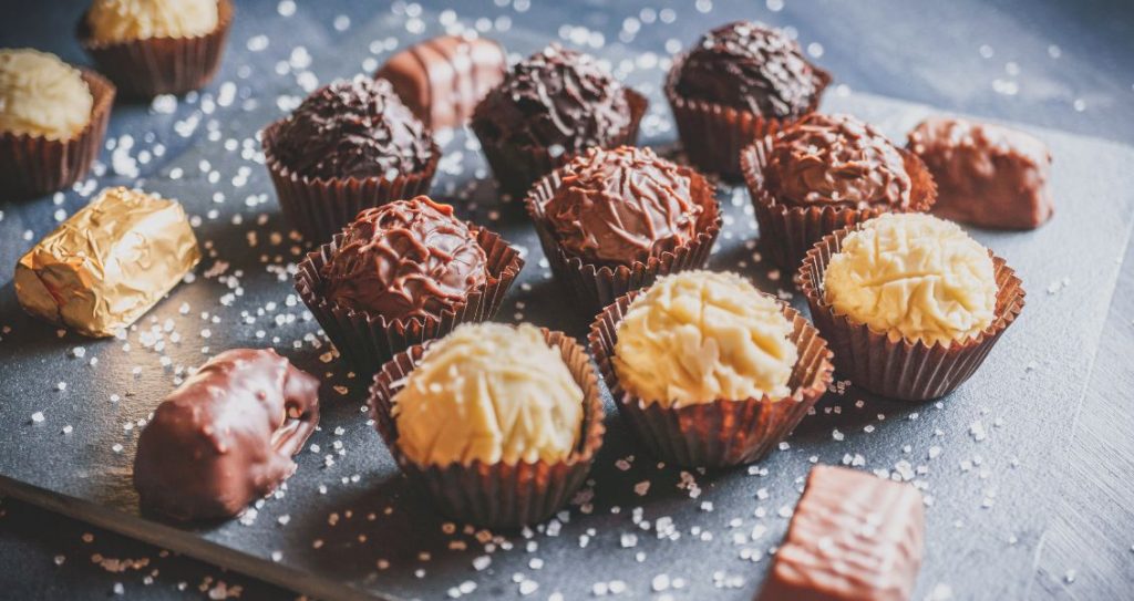 День шоколадних цукерок (National Chocolate Candy Day)