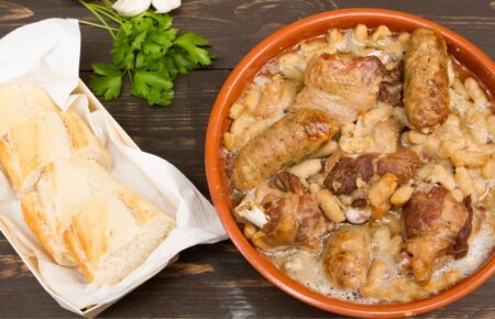 День касуле (National Cassoulet Day)