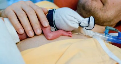 Міжнародний день обізнаності про метод «кенгуру» у виходженні недоношених дітей